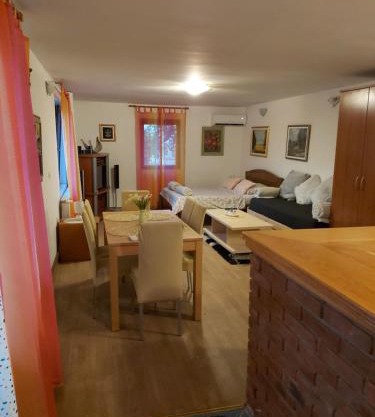 Studio apartman KOTRO