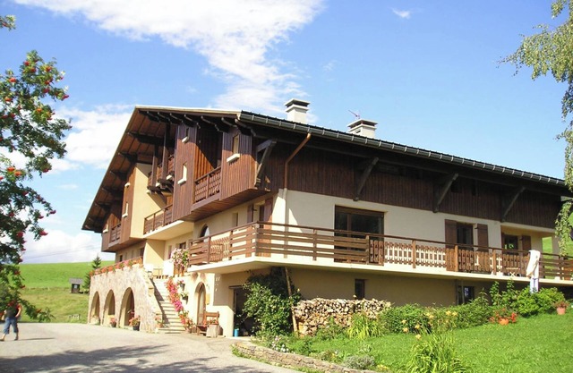 Studio Apartment '1 - La Gentiane' with Mountain View, Shared Garden and Wi-Fi
