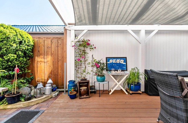 Studio Apartment 'Alte Tischlerei Hemmingstedt' with Private Terrace, Shared Garden and Wi-Fi