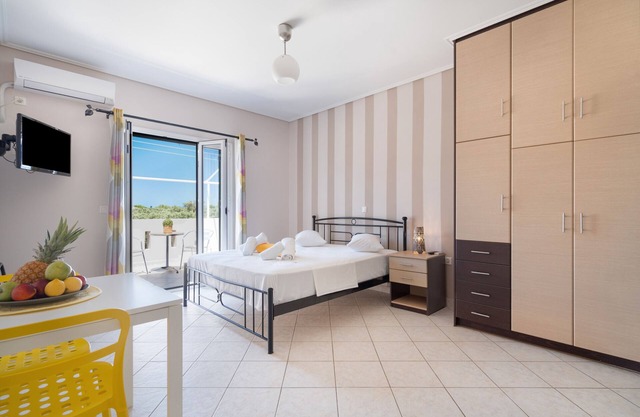 Studio Apartment 'Alexandros 2 Guests B' with Mountain View, Wi-Fi and Air Conditioning