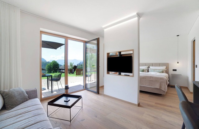 Studio Apartment 'Alivo Living Apartment Olivia' with Mountain View, Shared Terrace and Wi-Fi