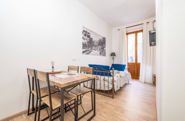Studio Apartment 'Alla Marina Monolocale Deluxe' with Balcony, Wi-Fi and Air Conditioning