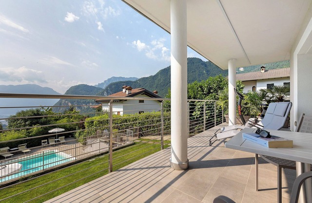 Studio Apartment 'Appartamento 101' with Lake View, Wi-Fi