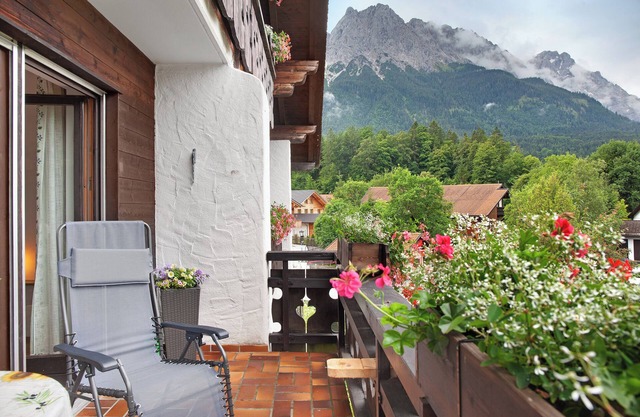 Studio Apartment 'Aschaubichl - Wohnung Enzian' with Mountain View, Balcony and Wi-Fi