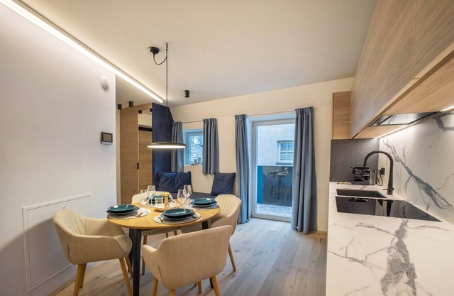 Studio Apartment 'Avia Living Maria' with Mountain View, Balcony and Wi-Fi
