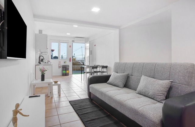 Studio Apartment 'Babosas Charm' with Mountain View, Wi-Fi and Air Conditioning