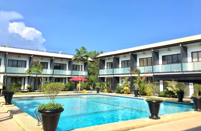 Studio Apartment by the pool with wifi