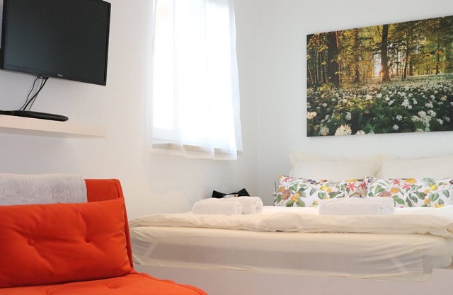 Studio Apartment 'Casa Stetten' with Shared Terrace and Wi-Fi