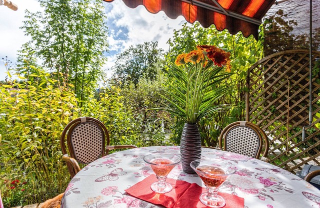 Studio Apartment 'Chiemgau - Erleben' with Mountain View, Garden & Wi-Fi
