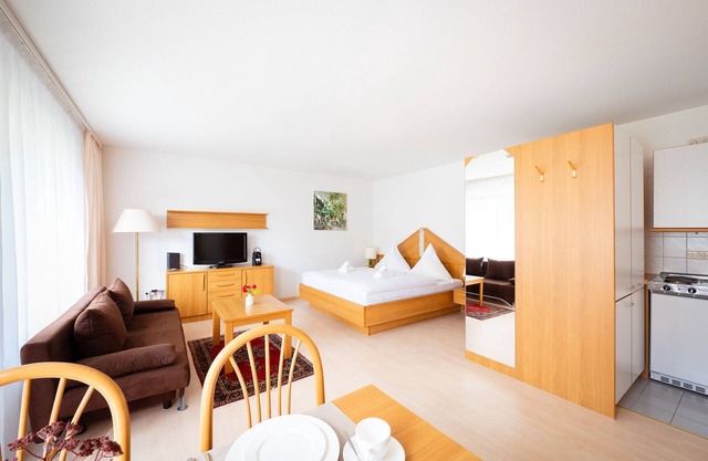 Studio Apartment 'Ferienwohnung, 35qm' with Balcony and Wi-Fi
