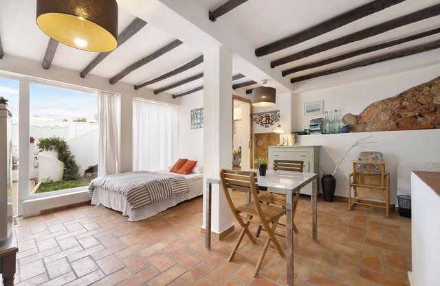 Studio Apartment 'Es Mohol' with Shared Terrace, Shared Garden and Wi-Fi