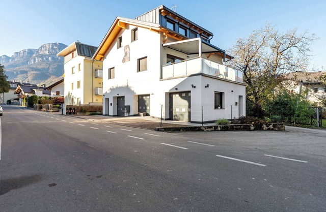 Studio Apartment 'Esther House' with Mountain View, Private Garden and Wi-Fi