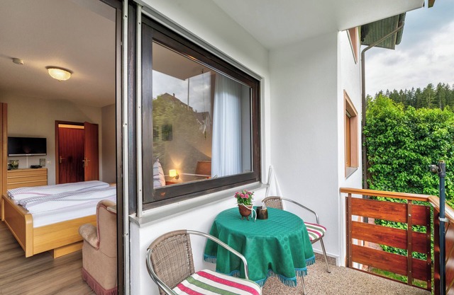 Studio Apartment 'Ferienwohnung B, 30 Qm' with Shared Terrace, Shared Garden and Wi-Fi