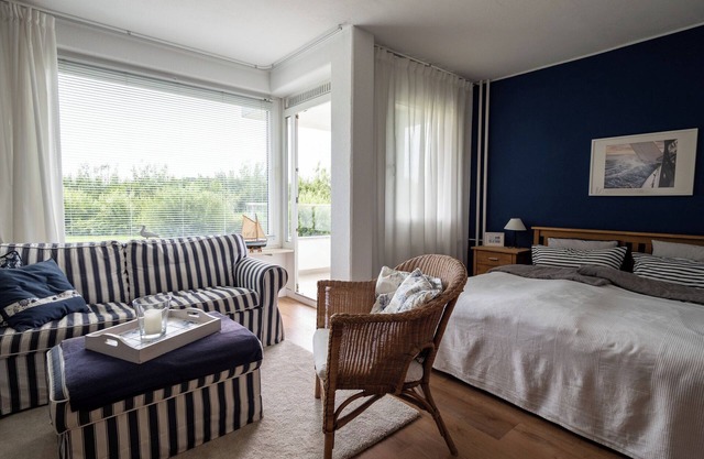 Studio Apartment 'Ferienwohnung Möwennest' with Sea View, Balcony and Wi-Fi
