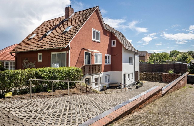 Studio Apartment 'Ferienwohnung Heide 2' with Private Terrace and Wi-Fi
