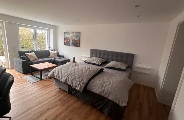 Studio Apartment 'Ferienwohnung 1 Coburg-Creidlitz' with Private Terrace