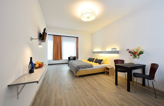 Studio Apartment - Ford Apartment