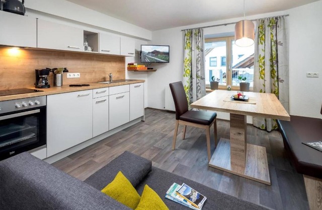 Studio Apartment "Haus Sabrina - Masnerjoch" with Mountain View & Wi-Fi