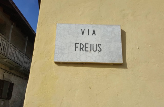 Studio Apartment in Historic Centre 20mtrs from free ski bus