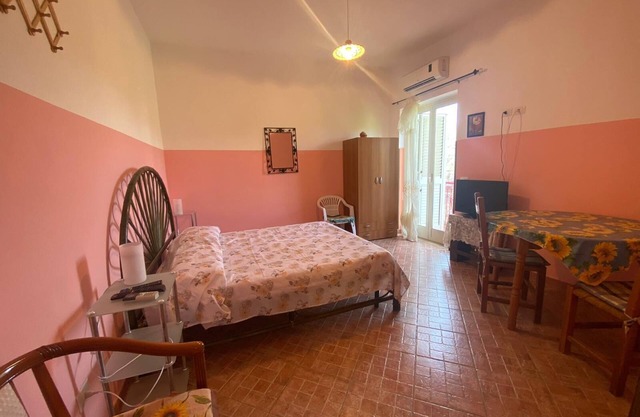 Studio apartment in a holiday home in Sicily, between sea and countryside, Gioiosa Marea