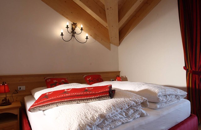Studio Apartment 'Appartamento Mono 2' with Mountain View, Shared Garden and Wi-Fi
