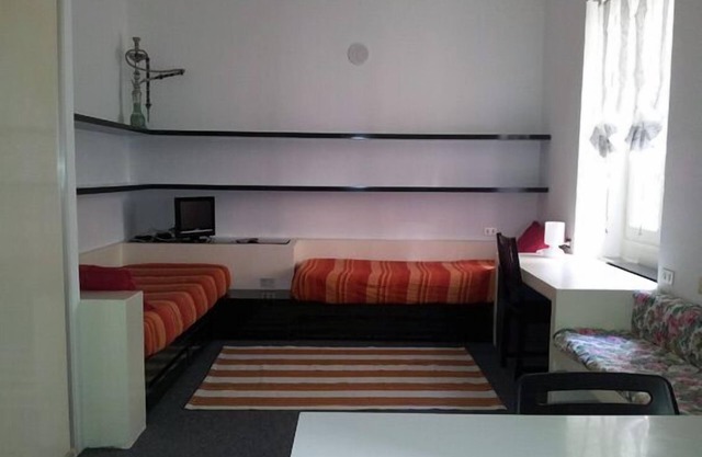 studio apartment one step from the sea.