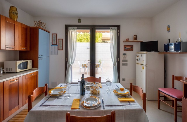 Studio Apartment La Macchia with Balcony, Garden & Wi-Fi