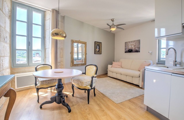Studio Apartment 'Le Zèbre' with Wi-Fi