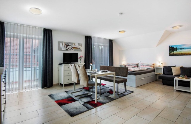Studio Apartment 'Mia' with Mountain View, Balcony and Wi-Fi