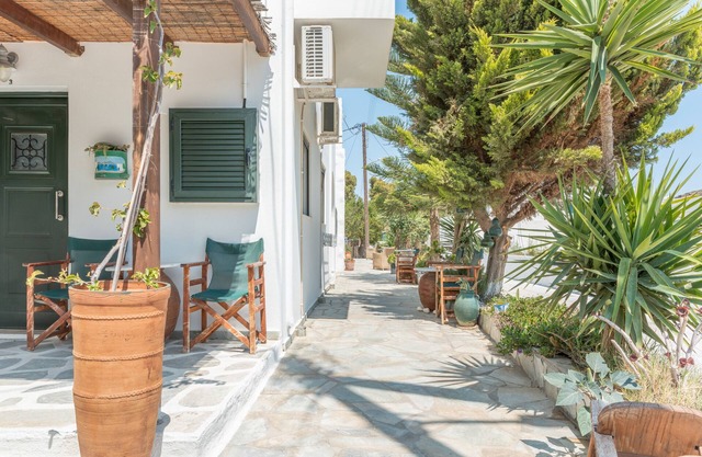 Studio Apartment 'Mouria B' with Sea View, Wi-Fi and Air Conditioning