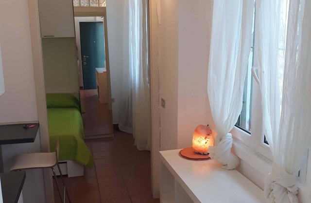 STUDIO APARTMENT NEAR BOCCONI/I. E.O