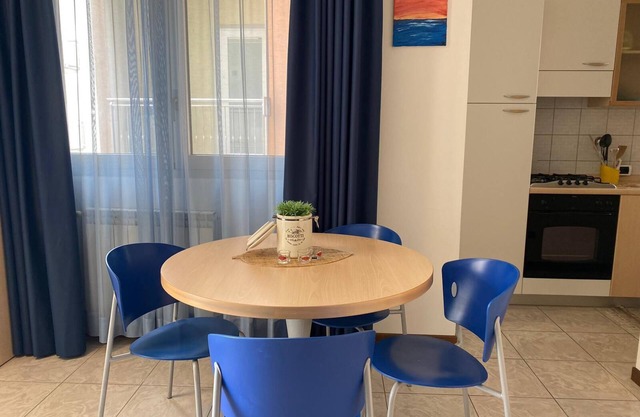 Studio apartment on the main street of Sottomarina, 2 minutes from the beach