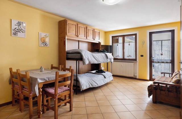 Studio Apartment 'Plain Soleil Ski Home' with Balcony