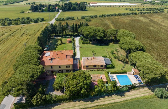 Studio Apartment 'Podere Nuti - Monolocale L'Eccezione' with Shared Pool and Air Conditioning