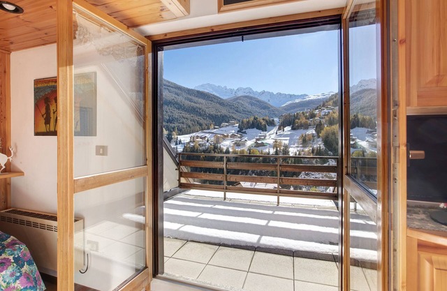 Studio Apartment 'Semogo 1' with Mountain View, Terrace & Balcony