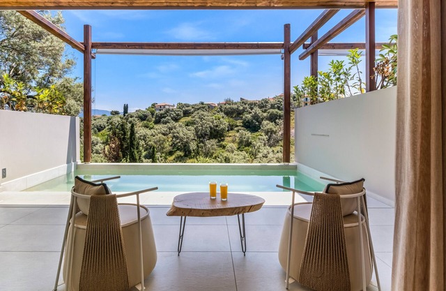 Studio Apartment 'Studio Yvonne' with Private Pool, Wi-Fi and Air Conditioning