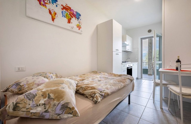 Studio Apartment 'Tiny' with Shared Terrace and Wi-Fi
