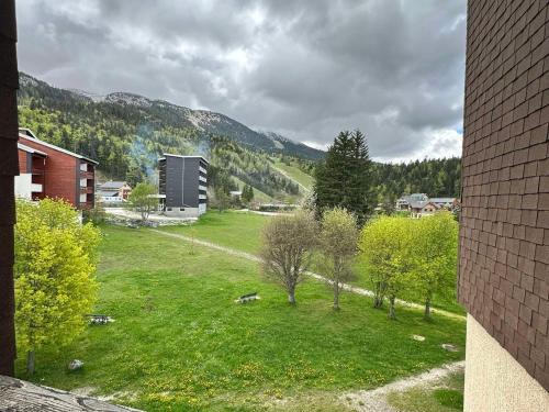 Studio au pied des pistes avec balcon, parking et proche randonnées - 38250 Corrençon-en-Vercors - FR-1-515-202