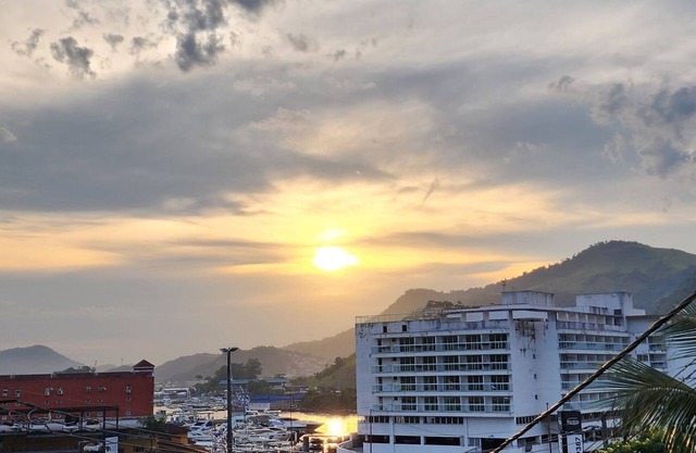 Studio Completo e Confortável a 300 mts do Shopping