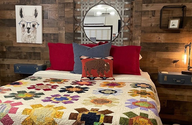 Studio Cabin on the River With Kitchenette sleeps 2.