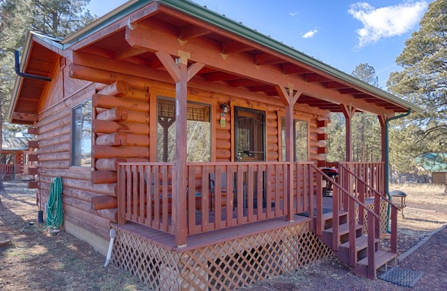 Studio Cabin with full bathroom and kitchenette