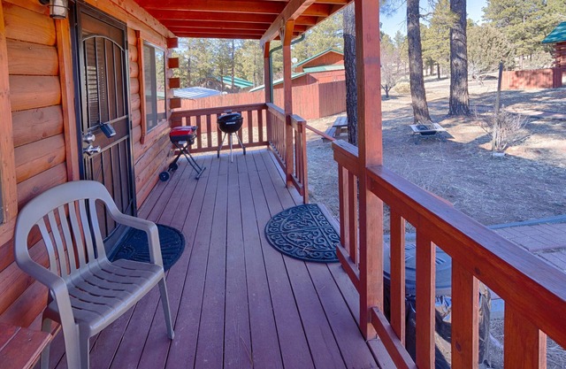 Studio Cabin with full bathroom and kitchenette