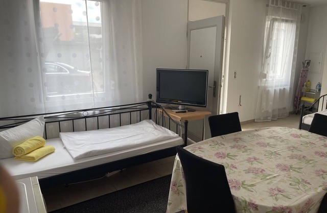Studio-Comfort-Private Bathroom-Apartment EG