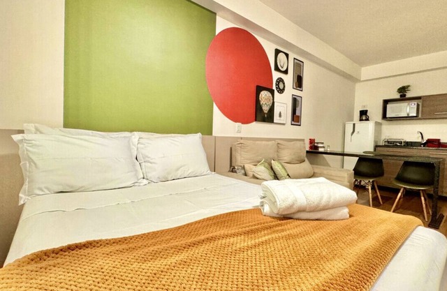 Studio Complete | Sleeps 4 | Pool + Batel