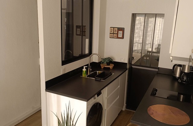 Studio Cosy, Climatisation, Parking, Métro
