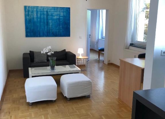 studio e - Quiet central business one bedroom apartment for 3 guests