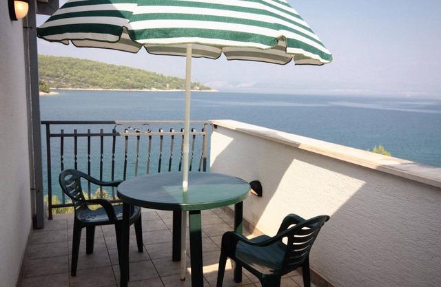Studio flat near beach Nečujam, Šolta (AS-5182-b)