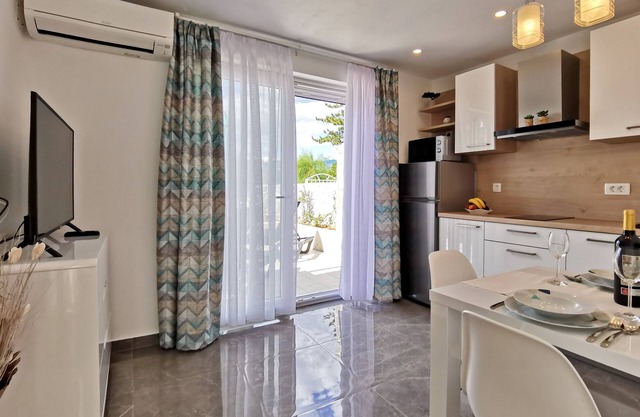 Studio flat near beach Šilo, Krk (AS-18721-a)