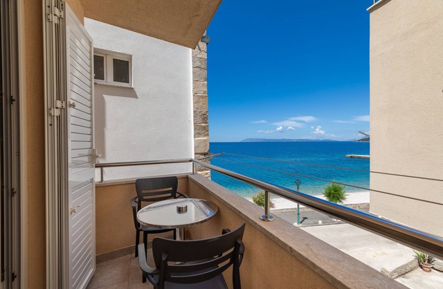 Studio flat near beach Drašnice, Makarska (AS-6697-b)
