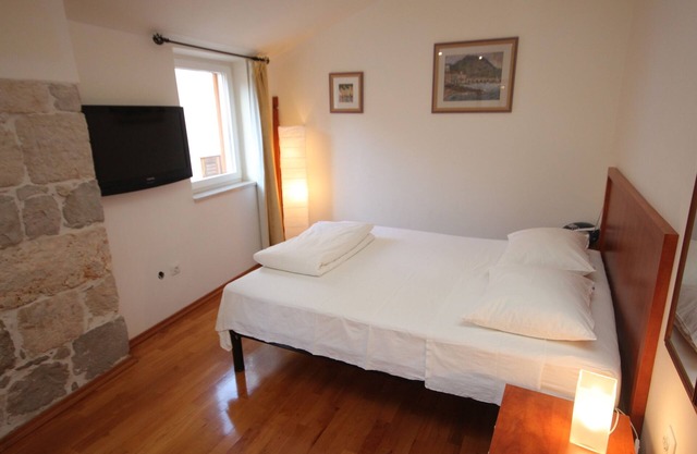 Studio flat near beach Komiža, Vis (AS-3035-e)